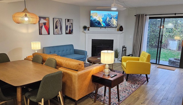 N. Columbus Townhome with 3bd, 2.5ba, Centrally Located!