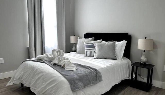N E W Modern 1 Bedroom RARE Apt w office spacenn