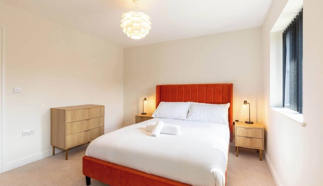 Newly Refurbished Home, Short Drive to Bath Centre