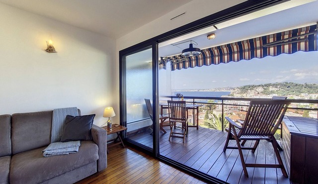 N&J - HUBLOT VUE MER- Pool - Parking