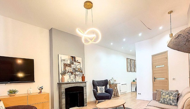 N&J - LE PIERLAS - Place Garibaldi - Very close Old Town