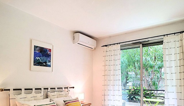 N&J - MARIN DEBUSSY - Hyper center