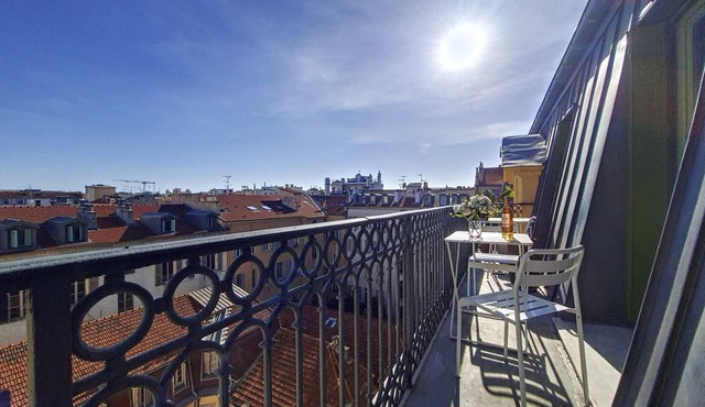 N&J - NICE TO MEET YOU - Central - Top floor