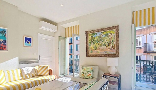 N&J - PALAIS DU PORT - Balcony - Le Port Place du Pin