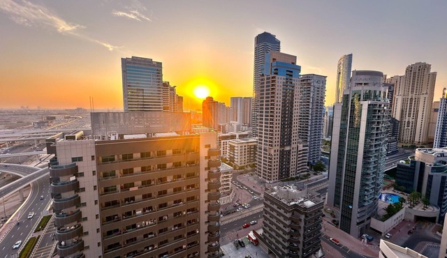 n1-Bedroom Haven with Mesmerizing City Views, 2 minutes from DMCC Metro.