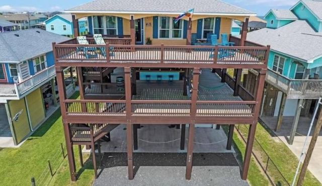 n4B3B Sleeps 12, Hot Tub, Golf Cart, Ocean View, Elevator, Huge Covered Deck,