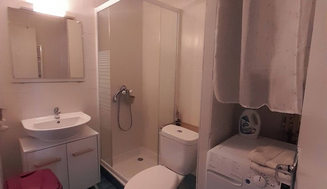 n500 m beach studio cabin in residence Cap Atlantic, St Palais/mer swimming pool