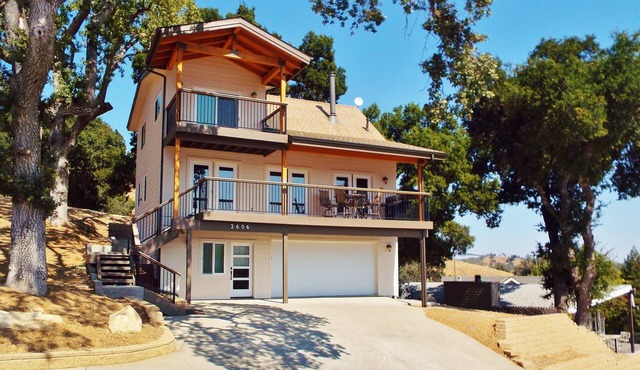 Naci Chalet is perfect for those great lake trips, Internet & Private Slip!