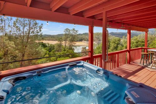 Naci Lakeview Retreat