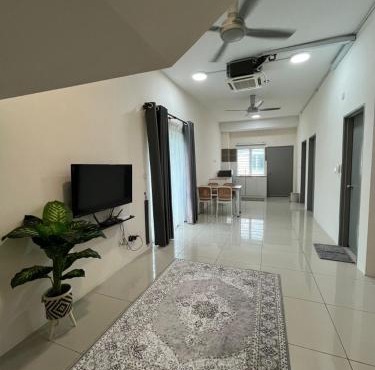Nadira Musllim Homestay Puncak Alam - Close to UiTM