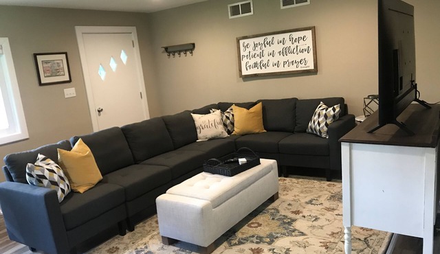 Nagawicka Woods-Beautiful Lake Country Ranch Home