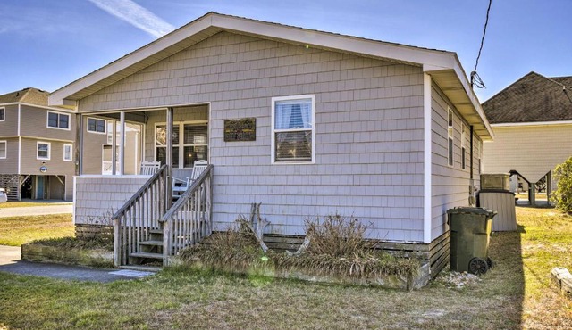 Nags Head Cottage Screened Porch, Walk to Beach!