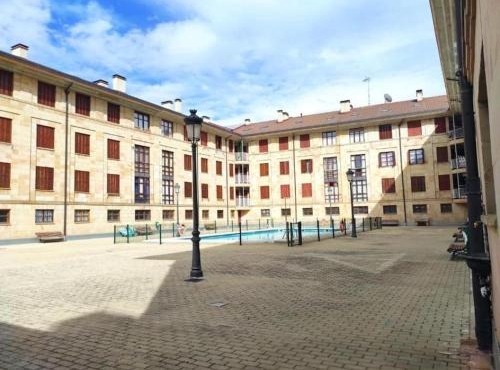 Nahia Ezcaray - Apartamento Familiar para 6 personas con piscina y parking en Ezcaray
