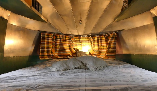 NAÏA American caravan from 1949 in the middle of nature