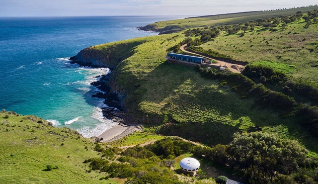 Naiko Retreat, secluded luxury retreat in Deep Creek with private beach.