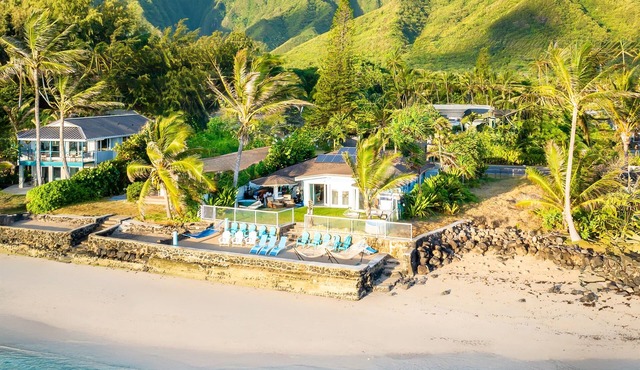 Nalu Beach Retreat - Luxe beachfront!