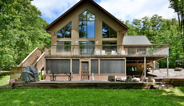 NamaKabin Spacious 5 Bedroom Home on Lake Namakagon, WI