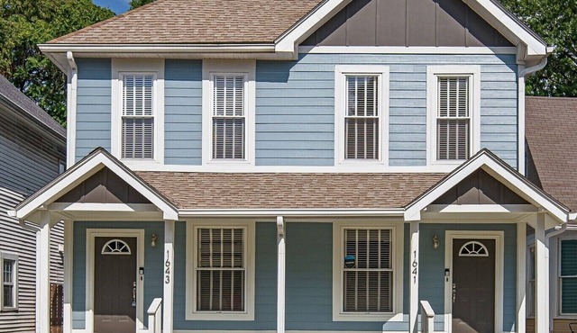 Namaste on the Monon Trail Downtown Indy connect w/adjacent unit for big groups