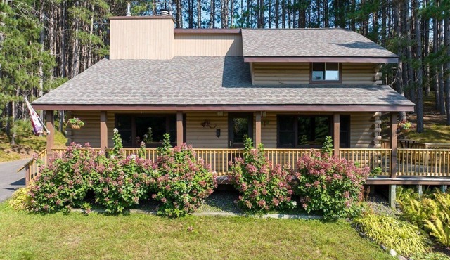 Namekagon Pines Retreat a 3 bedroom Log Home Near Mt. Telemark