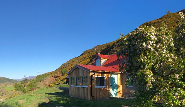 NAN'S COTTAGE, family friendly, character holiday cottage in Beauly