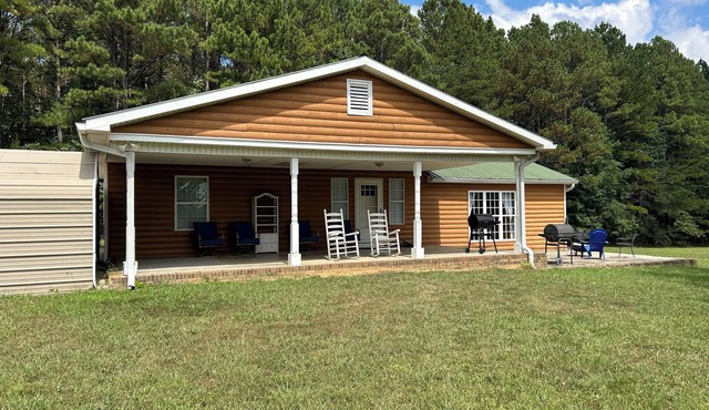 Nana's Cabin- Secluded, Beautiful, on a Stocked Pond!
