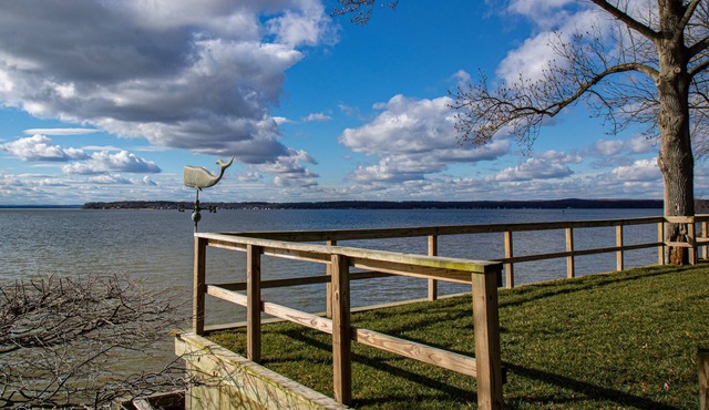 Nancy’s Touch, A Waterfront Paradise!