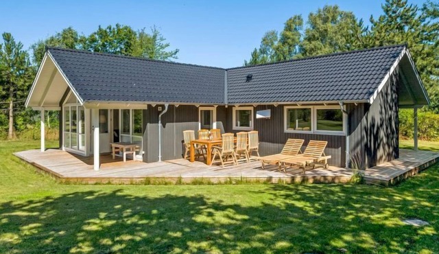 "Nanett" - 175m from the sea by Interhome