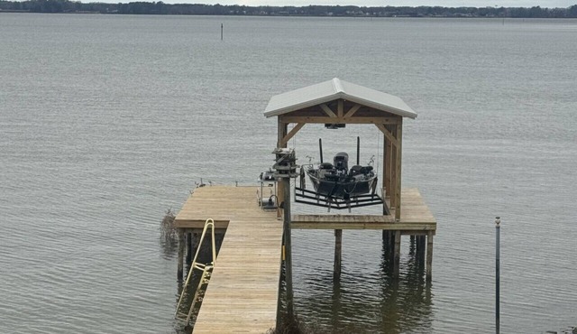 Nanny and Paw`s on Weiss Lake