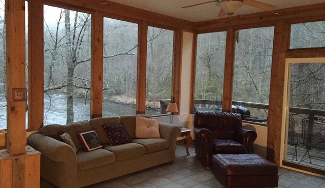 Nantahala RiverHouse riverfront w/great Fishing/Views/Hiking/Paddling/Campfires!