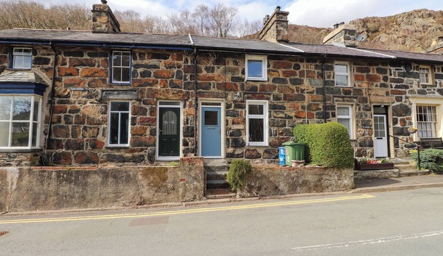 NANTMEL, pet friendly, country holiday cottage in Beddgelert