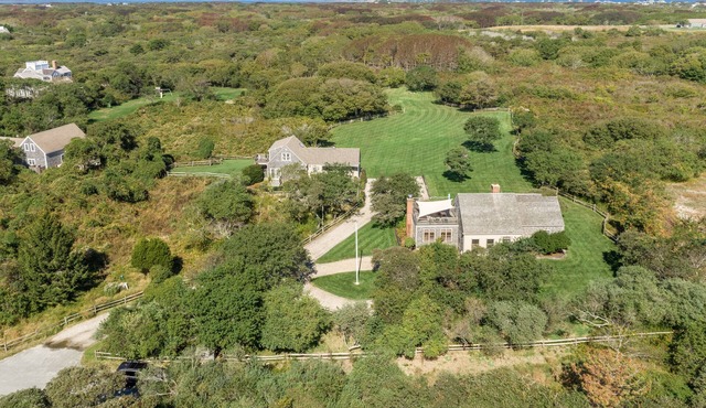 Nantucket Private Oasis - 6BR Pet-Friendly Home, Short Drive to Quidnet Beach