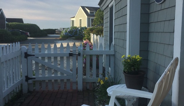 Nantucket Style Beach Cottage- Steps to Private Beach!