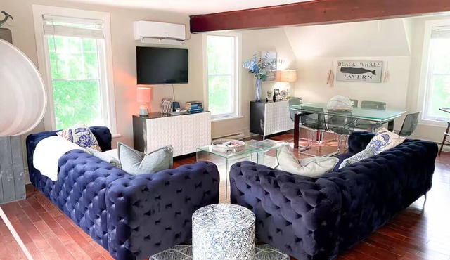 Nantucket-Style in Hudson: Beach Walks & Forest Trails, 1 step to Montreal Magic