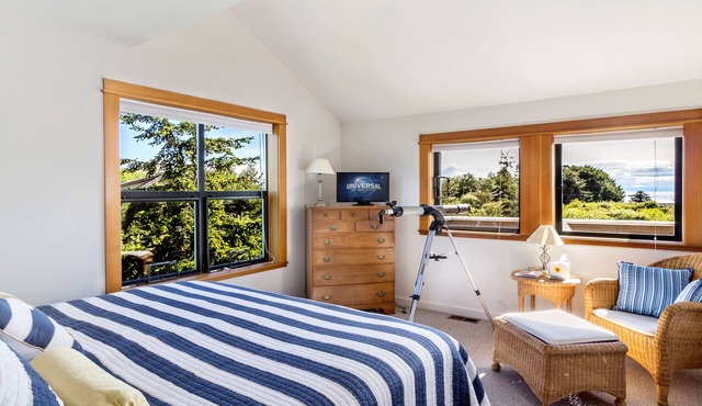 Nantucket Style w/peak-a-boo view (KBC)