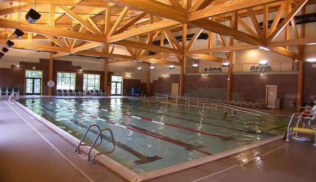 Naomi Lake House with Temporary Membership Available Close To Pool