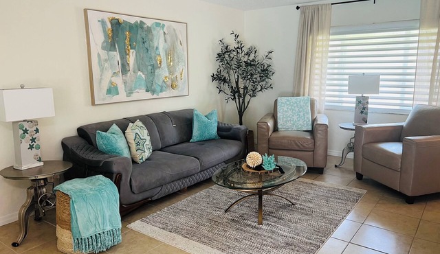 Naomi’s pool, river & beach getaway