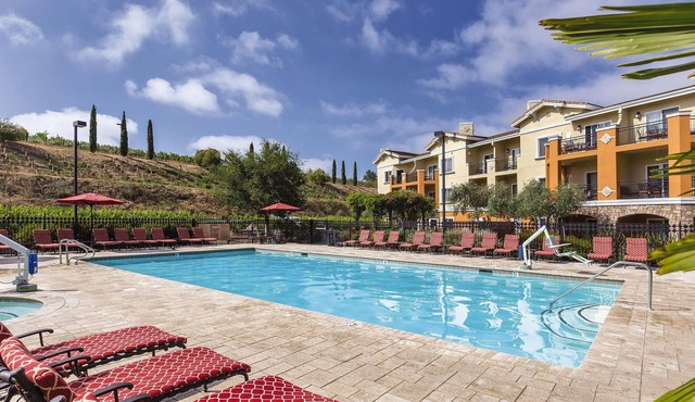 Napa, CA: 2 Bedroom, Whirlpool Tub, Fireplace, Pool, Golf, WiFi, Beautiful Area!