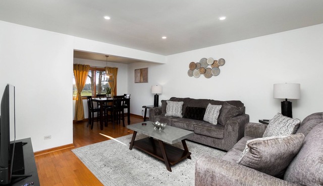 Naperville FHS Rental - Knoll Dr