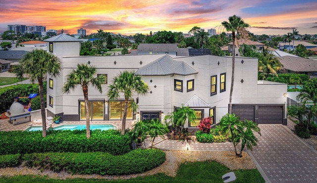 Naples Amore - Heated Pool/Spa, Pizza Oven, Playground, EV Charger, Grill, 5BR