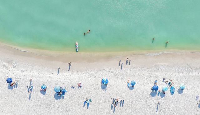 Naples Beach Club, A Four Seasons Resort