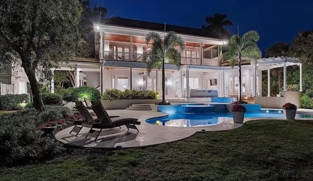 Naples Beach Port Royal Luxe Coastal Mansion & Guesthouse with Pool & Hot Tub