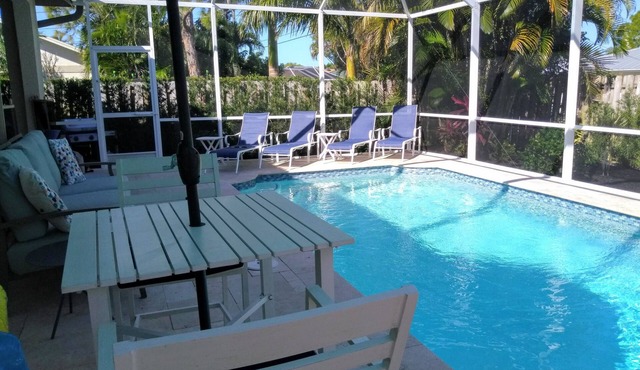 Naples Best Value! High End 4 Bdrm Heated Pool Walk To Gulf Walk To Mercado