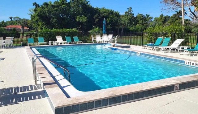 Naples, Florida Beautiful 2 Bed 2 Bath Condo- Beautiful View! Reduced Rate!