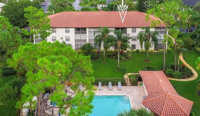Naples Hide a way Condo - Special pricing for October 2025