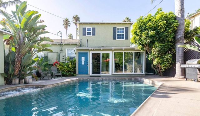Naples Island Pool House
