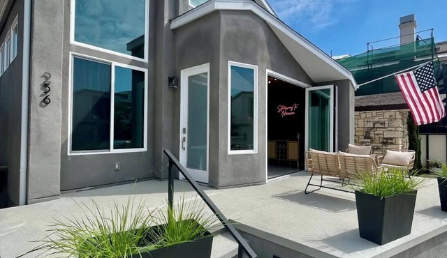 Naples Island rooftop deck/bbq AC & 2 car garage