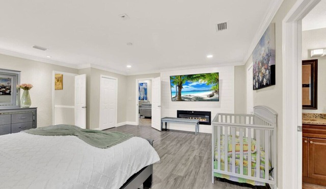 Naples Oasis: Heated Pool, Gazebo, Grill Retreat