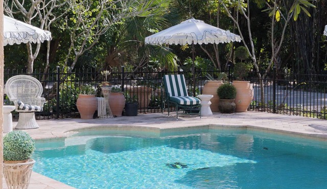 Naples Resort Estate - 8BR, Pool, Pickleball, Sauna and Cold Plunge, Sleeps 16+
