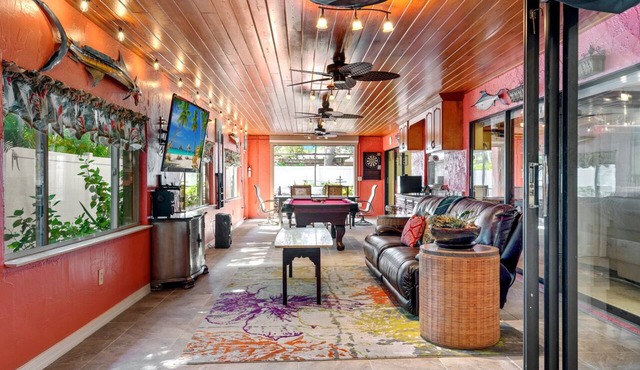 Naples Retreat, Game Room + Pool, Table & Darts, Fenced Yard, Pet Friendly