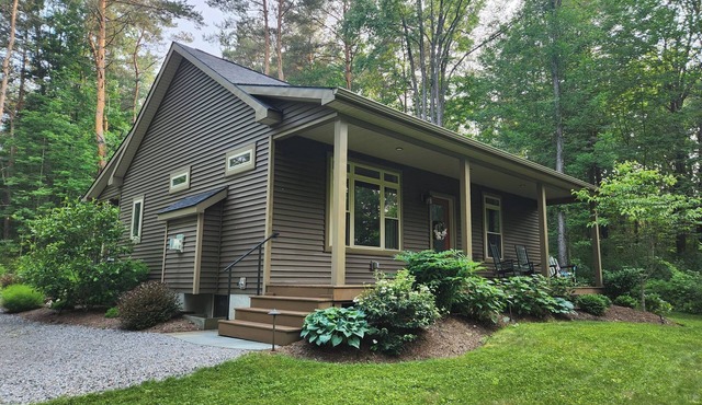 Naples Valley Getaway-Private home with hot tub.